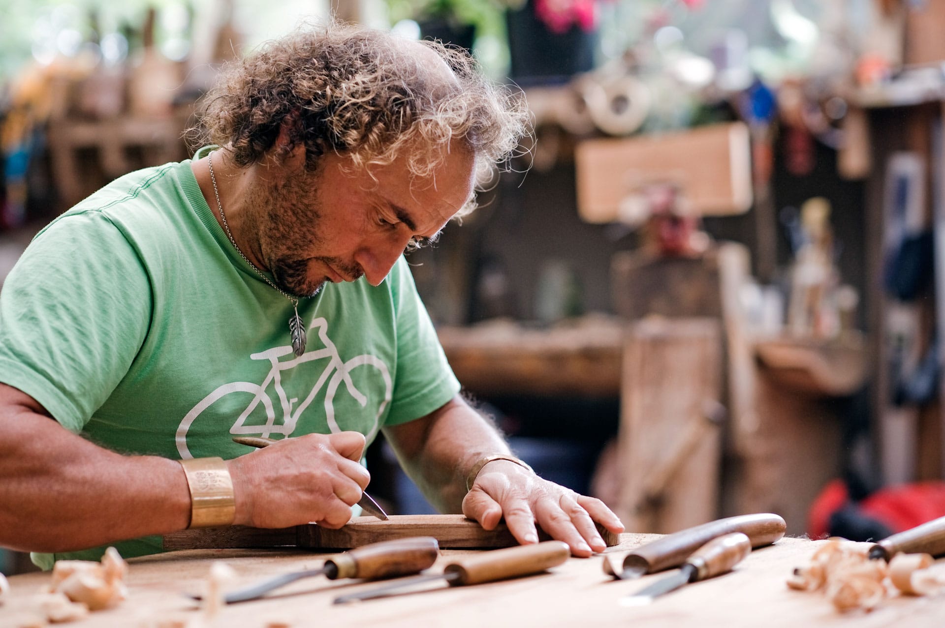 Carver “Feather George” Yearsley in the beachfront carving shed at The Wickaninnish Inn, Tofino